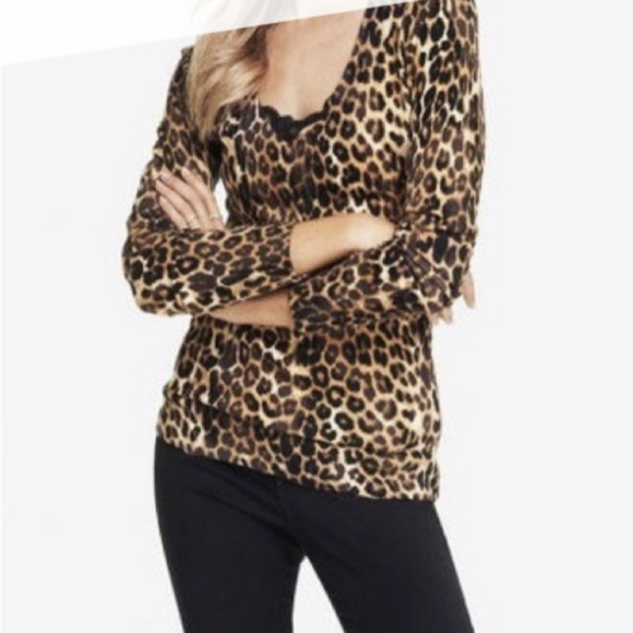 Express Sweaters - EXPRESS V Neck Top animal print Size:s